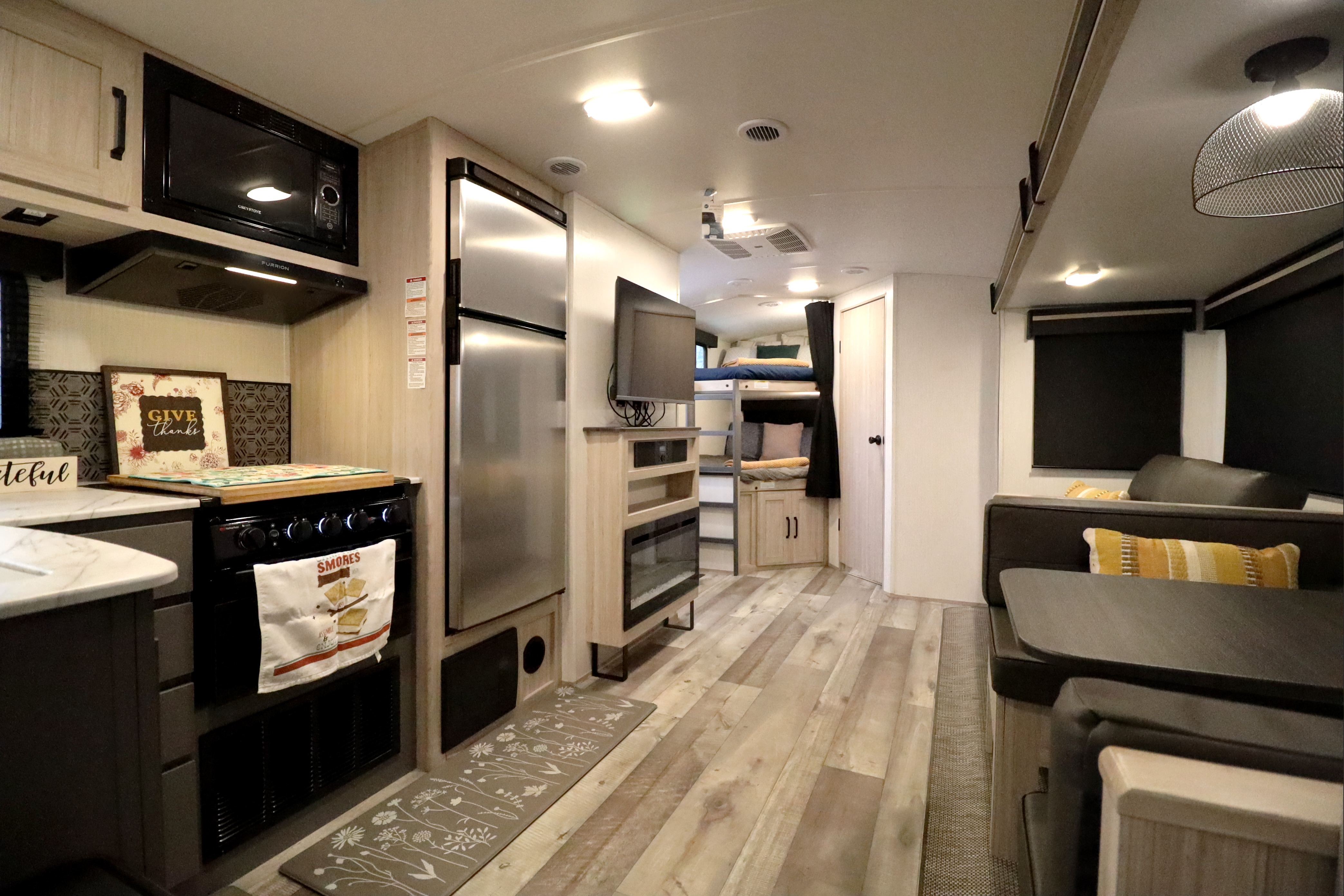 Say hello to "Harmony"! Our 24 Heartland Sundance Ultra Light 278BH! Located near Table Rock Lake, Branson Missouri & Lake Of The Ozarks