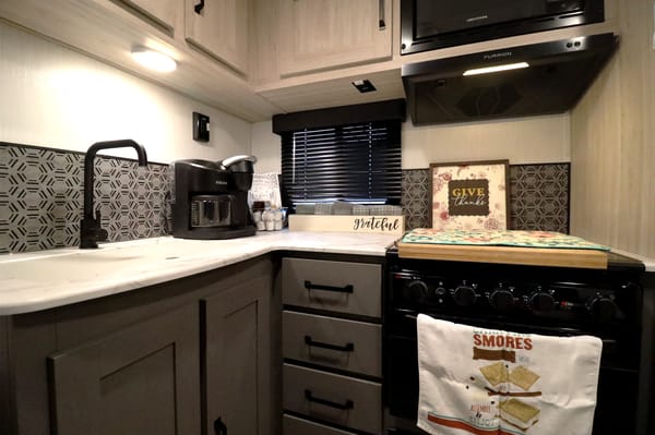 Say hello to "Harmony"! Our 24 Heartland Sundance Ultra Light 278BH! Located near Table Rock Lake, Branson Missouri & Lake Of The Ozarks