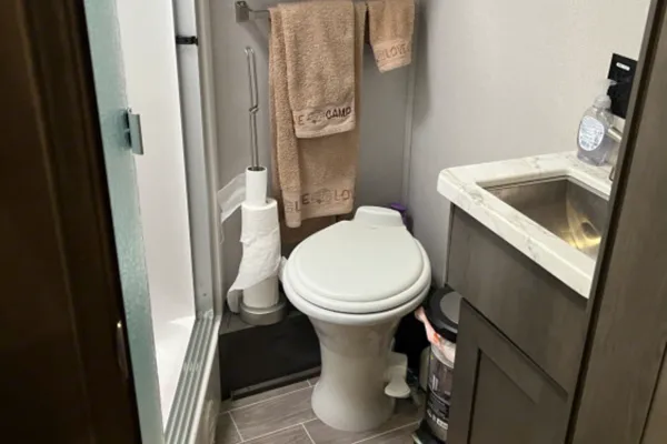 Two bathroom Georgetown