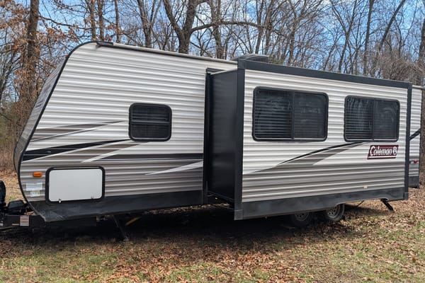 Dogwood - Coleman Lantern 262BH - Sleeps 8