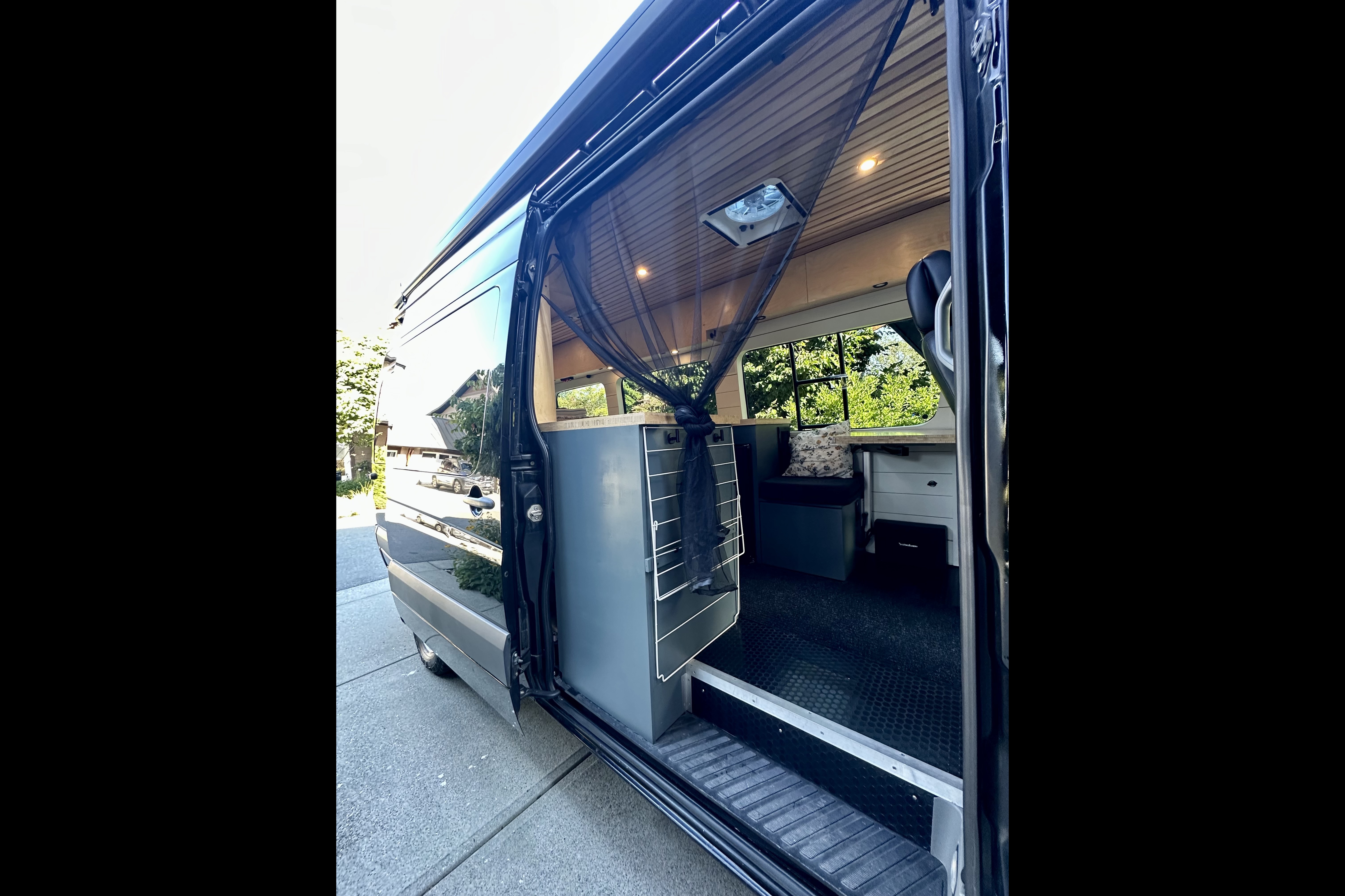 Big Black Campervan - Mercedes Sprinter Van