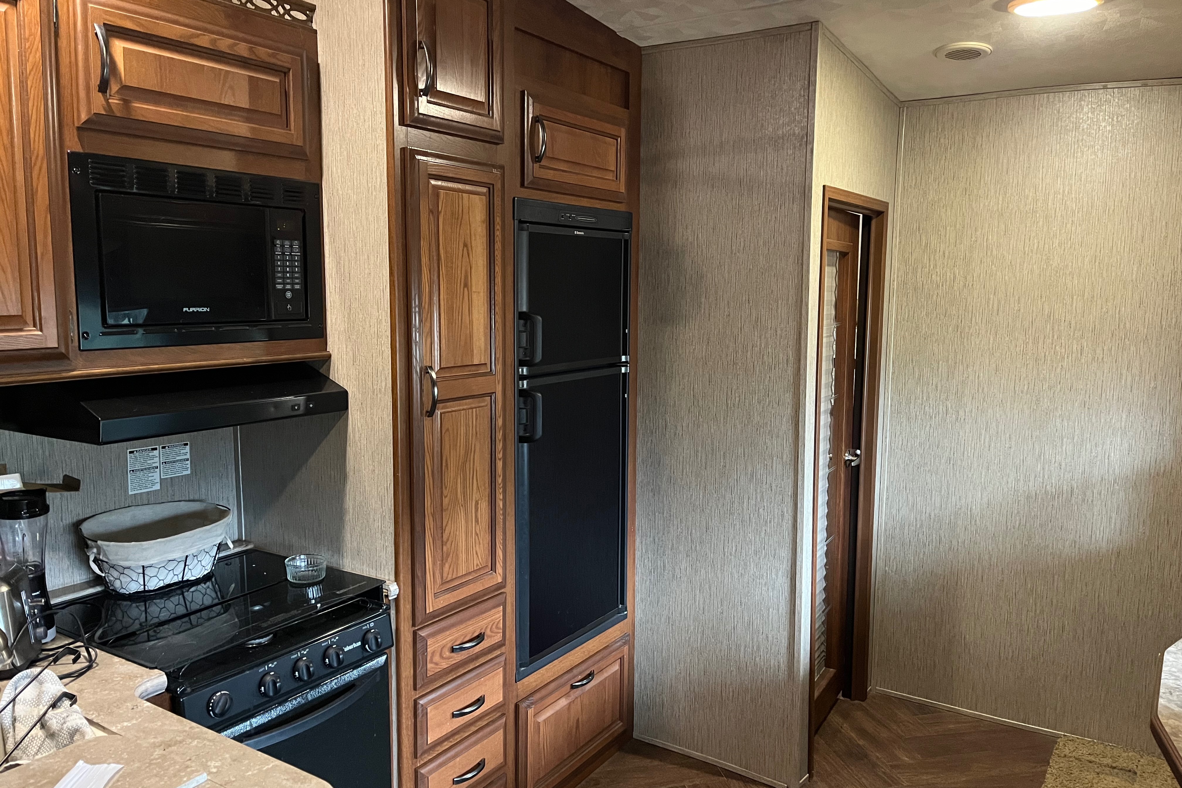 Terry's Palomino Sabre Fifth Wheel