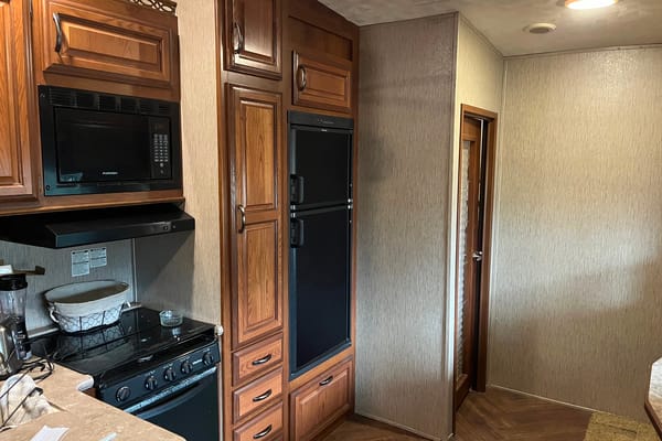 Terry's Palomino Sabre Fifth Wheel