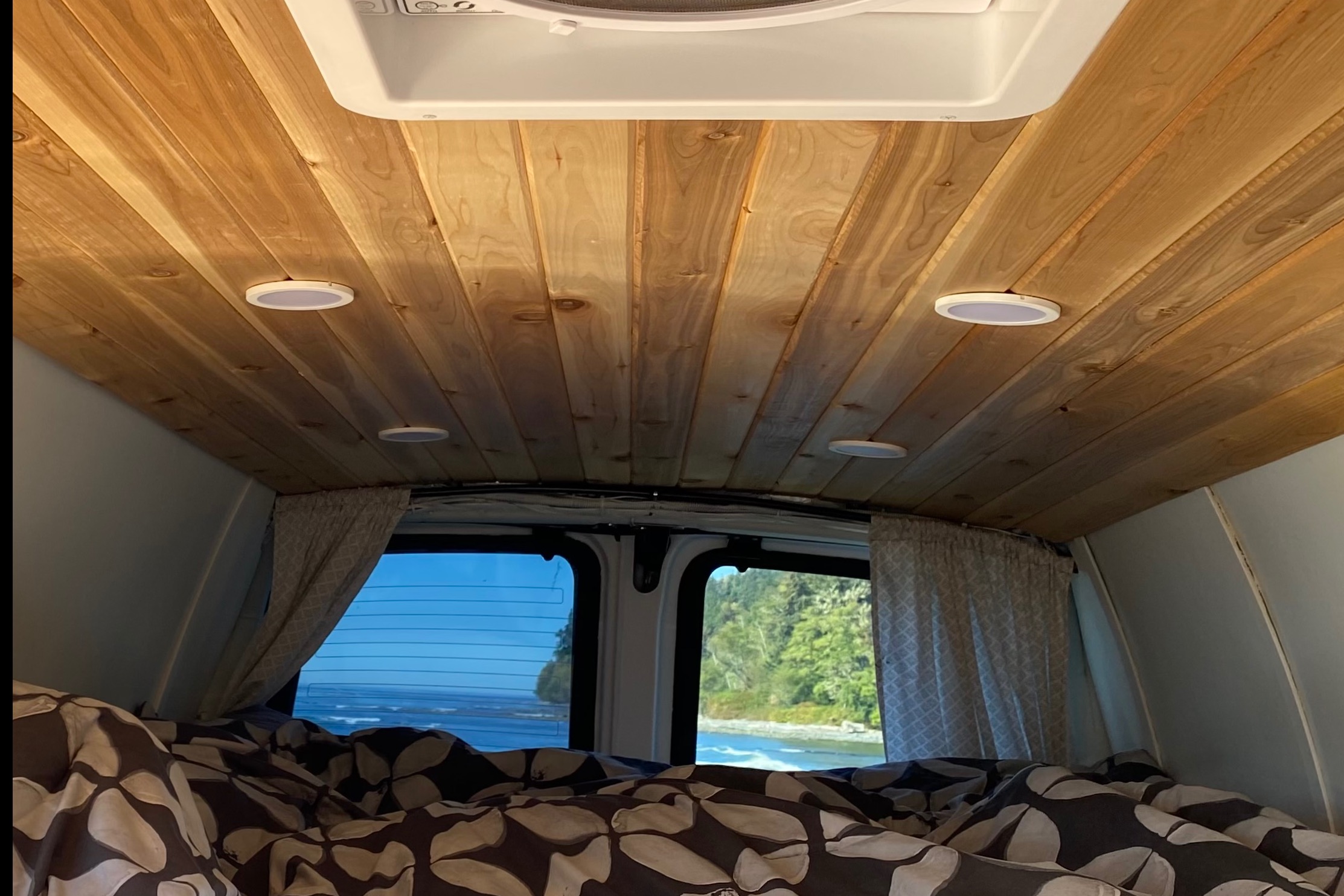 Juan de Fuca the Wondervan (Wanda) - Chevrolet Express 3500 Campervan