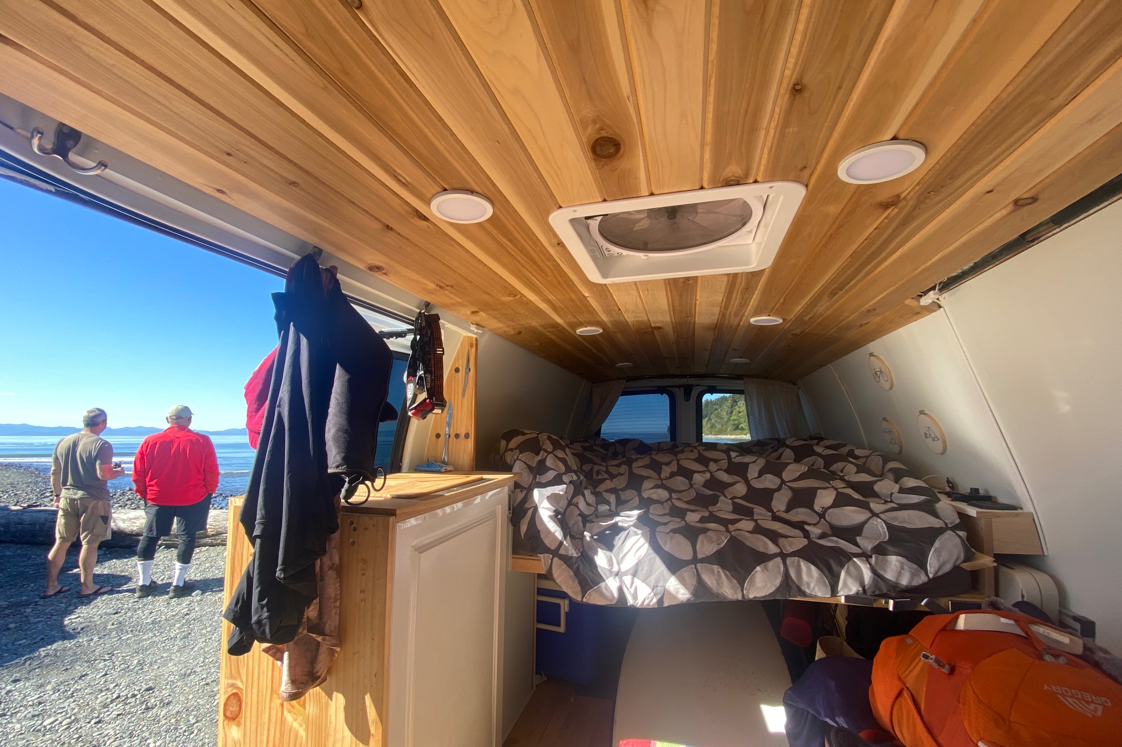 Juan de Fuca the Wondervan (Wanda) - Chevrolet Express 3500 Campervan