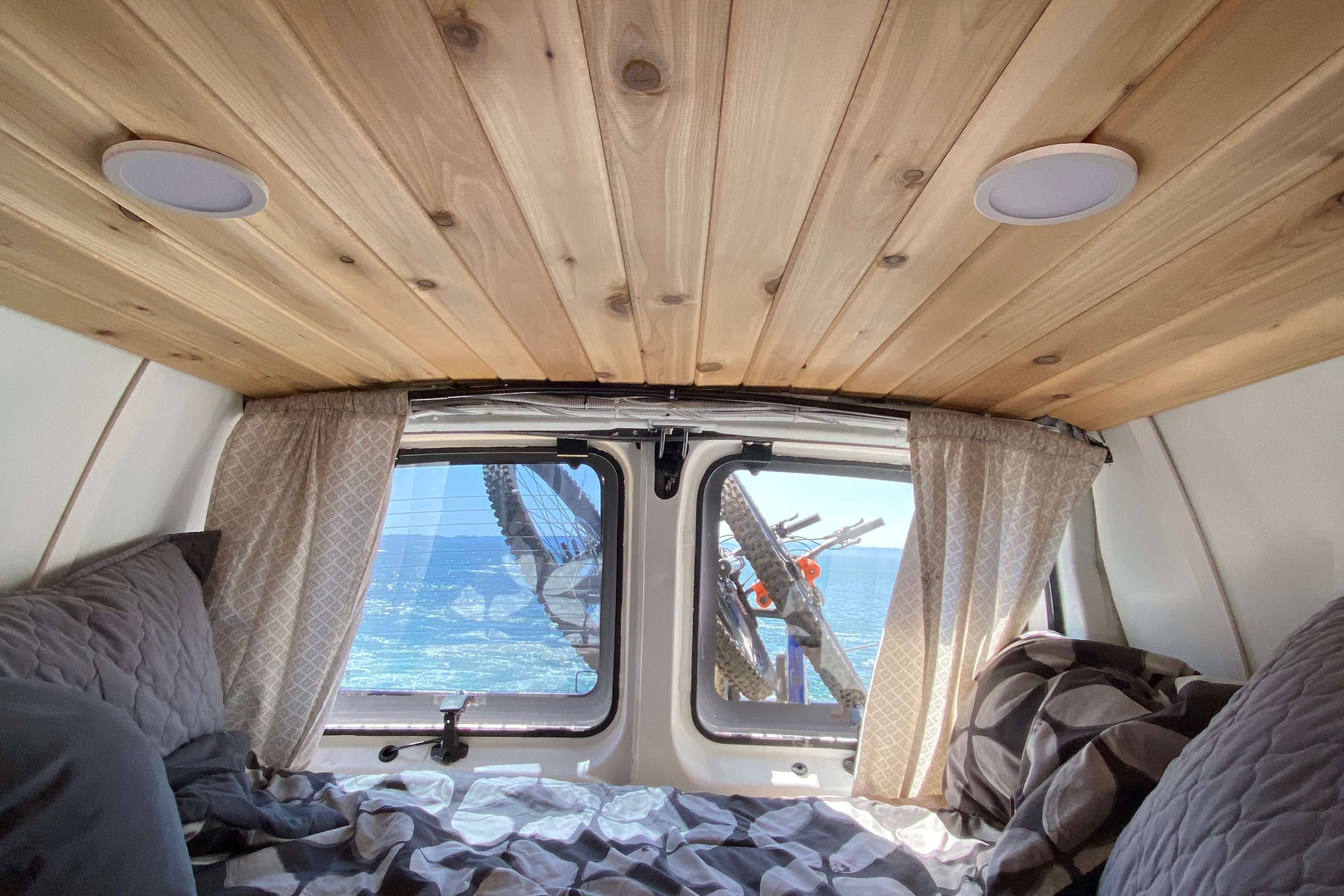 Juan de Fuca the Wondervan (Wanda) - Chevrolet Express 3500 Campervan