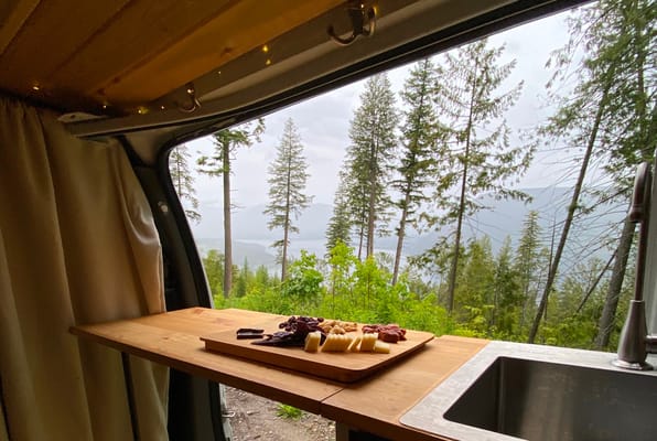 Juan de Fuca the Wondervan (Wanda) - Chevrolet Express 3500 Campervan