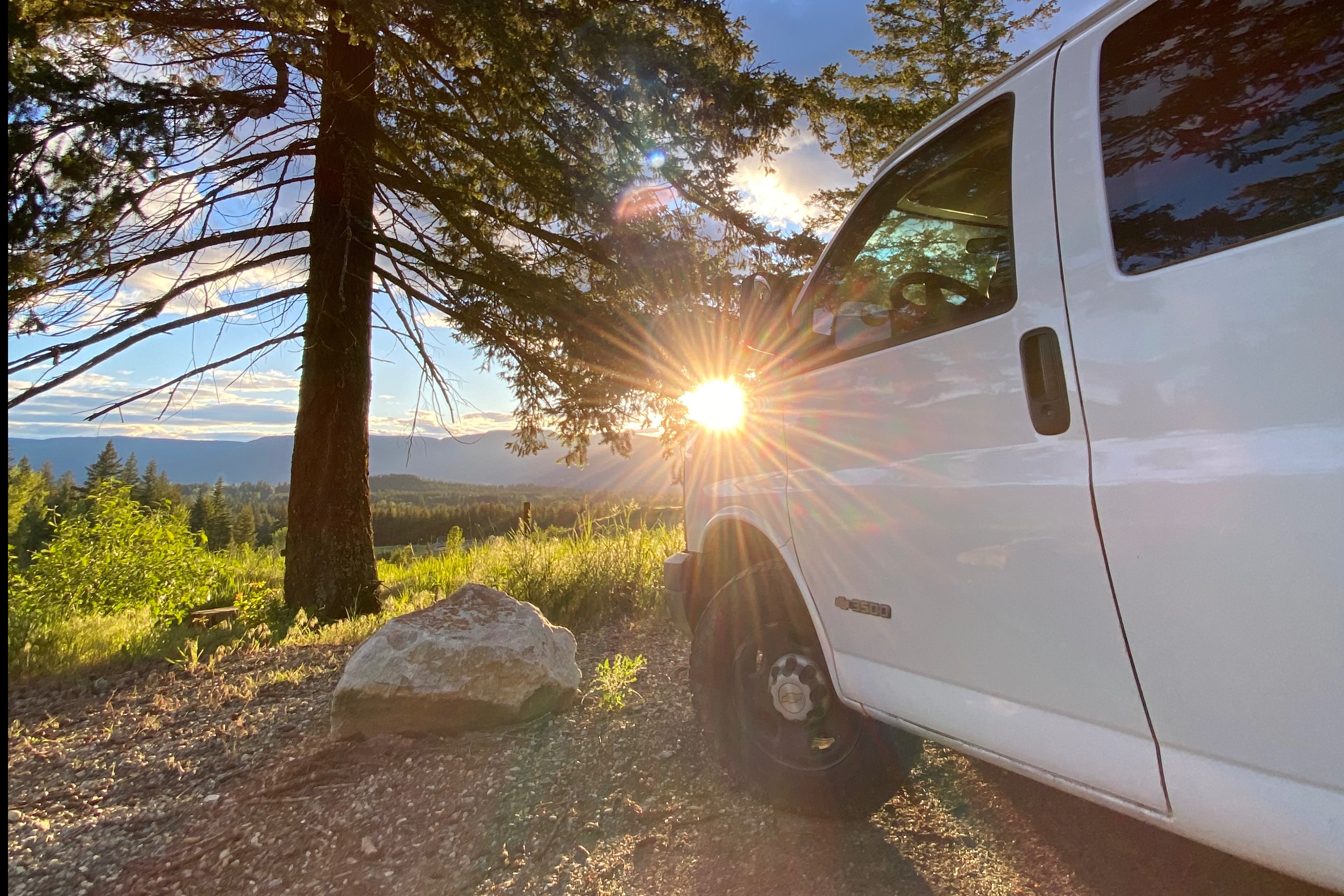 Juan de Fuca the Wondervan (Wanda) - Chevrolet Express 3500 Campervan