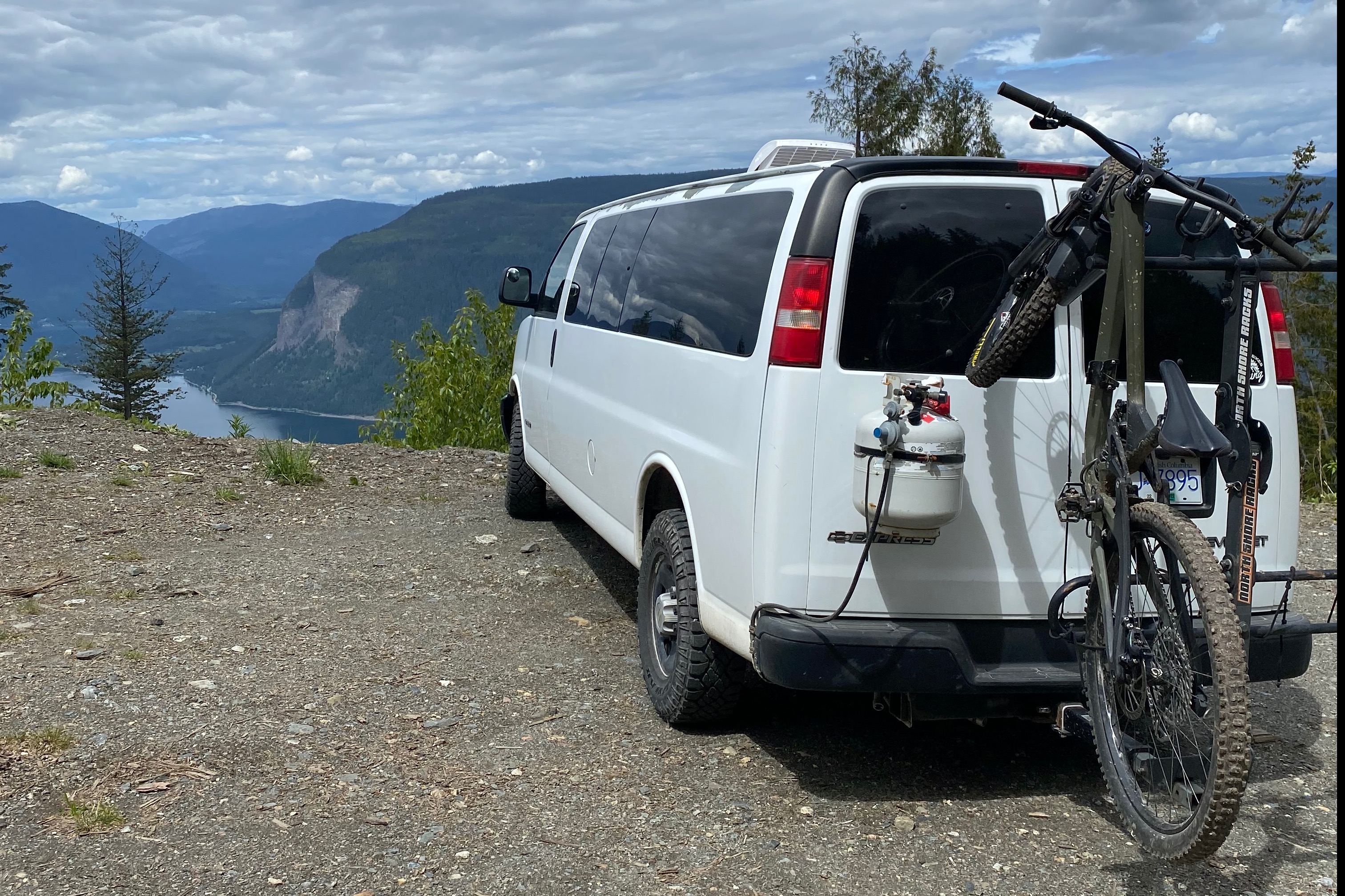 Juan de Fuca the Wondervan (Wanda) - Chevrolet Express 3500 Campervan
