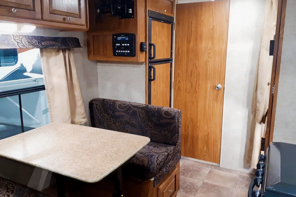 Coonhound RV Rockwood Mini Lite