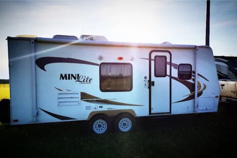 Coonhound RV Rockwood Mini Lite 