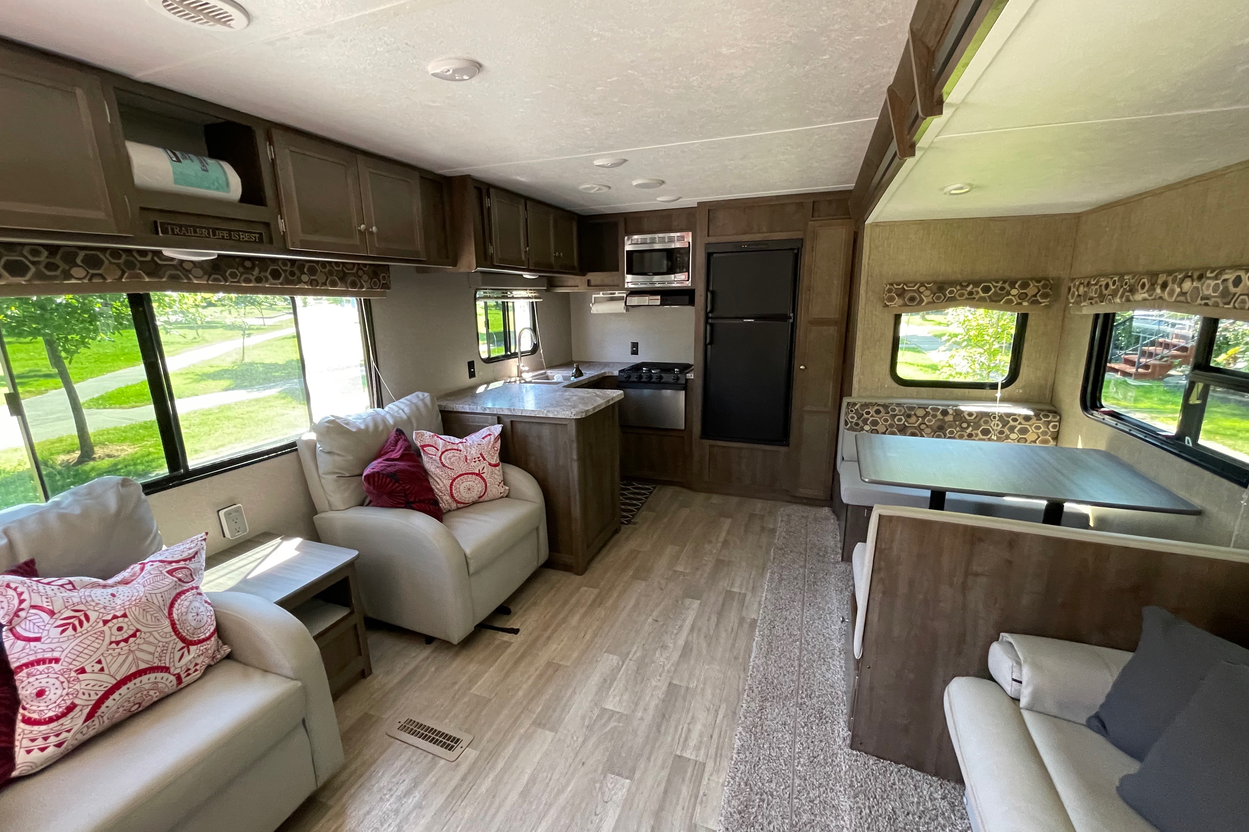 Khan sisters Coleman Lantern 286RK Travel Trailer