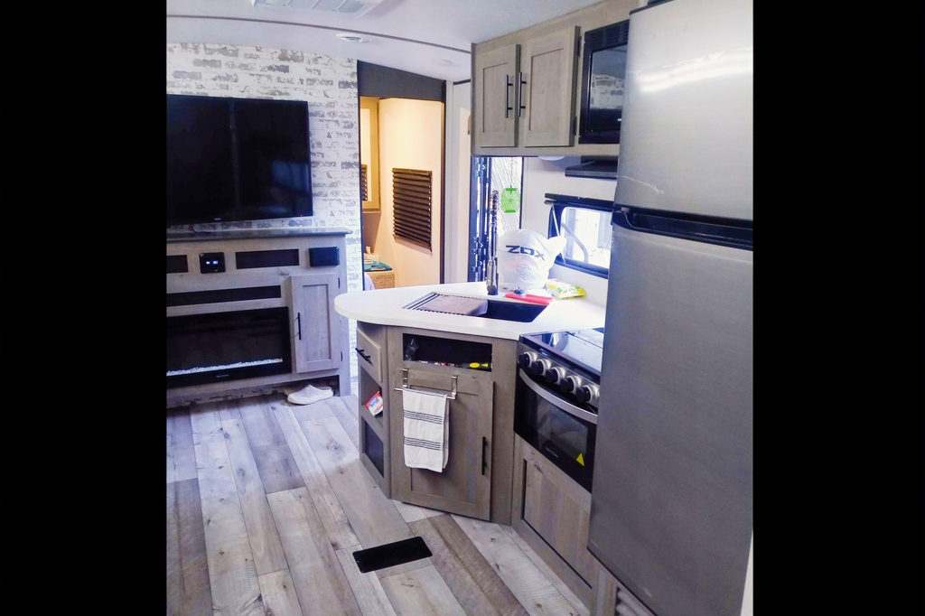 WhatWhat 303bh springdale Travel Trailer