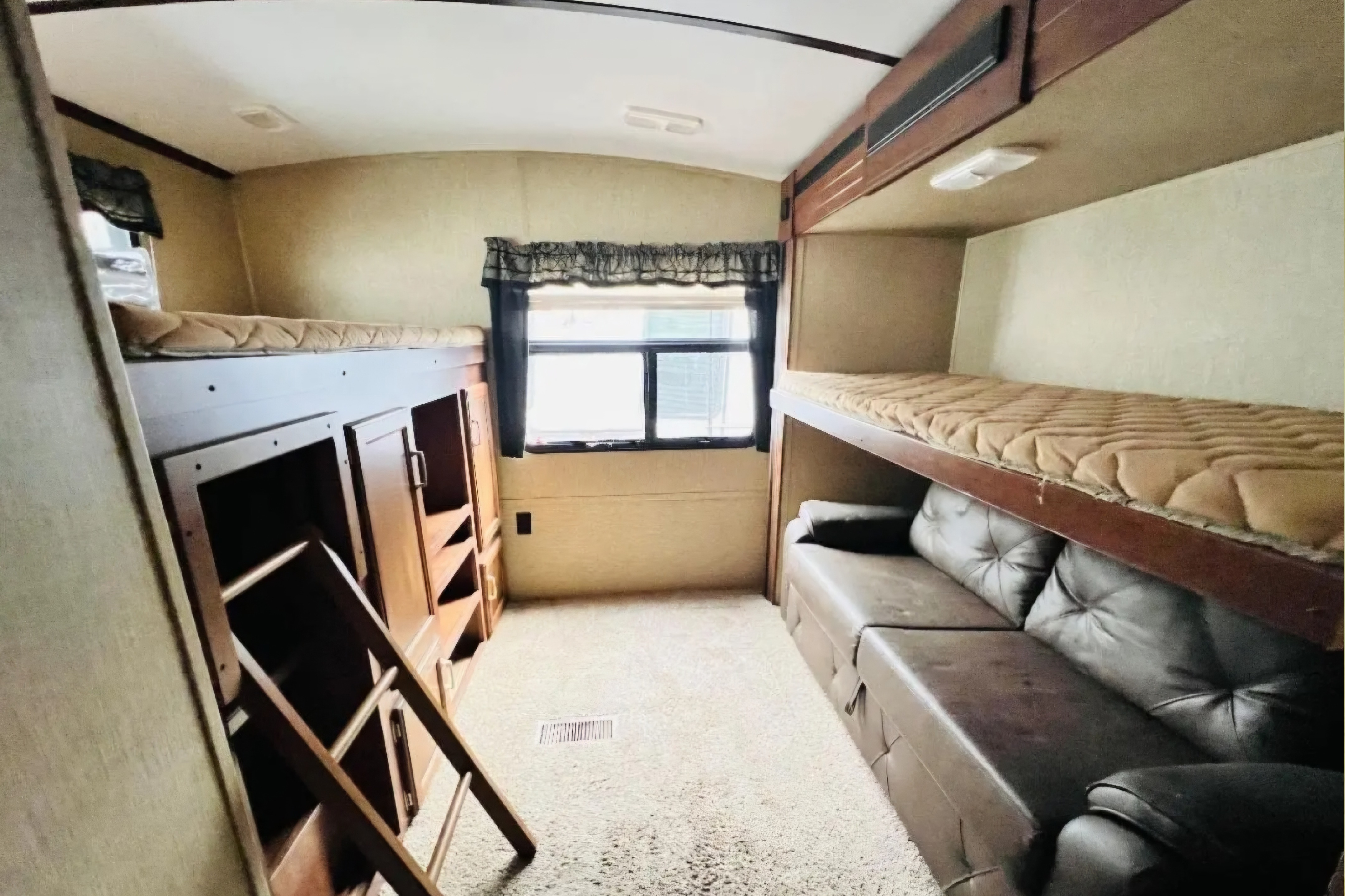 Isaac's Outback 312BH BunkHouse