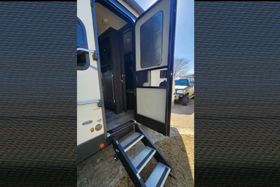 Ashley's Dutchmen Kodiak Travel Trailer