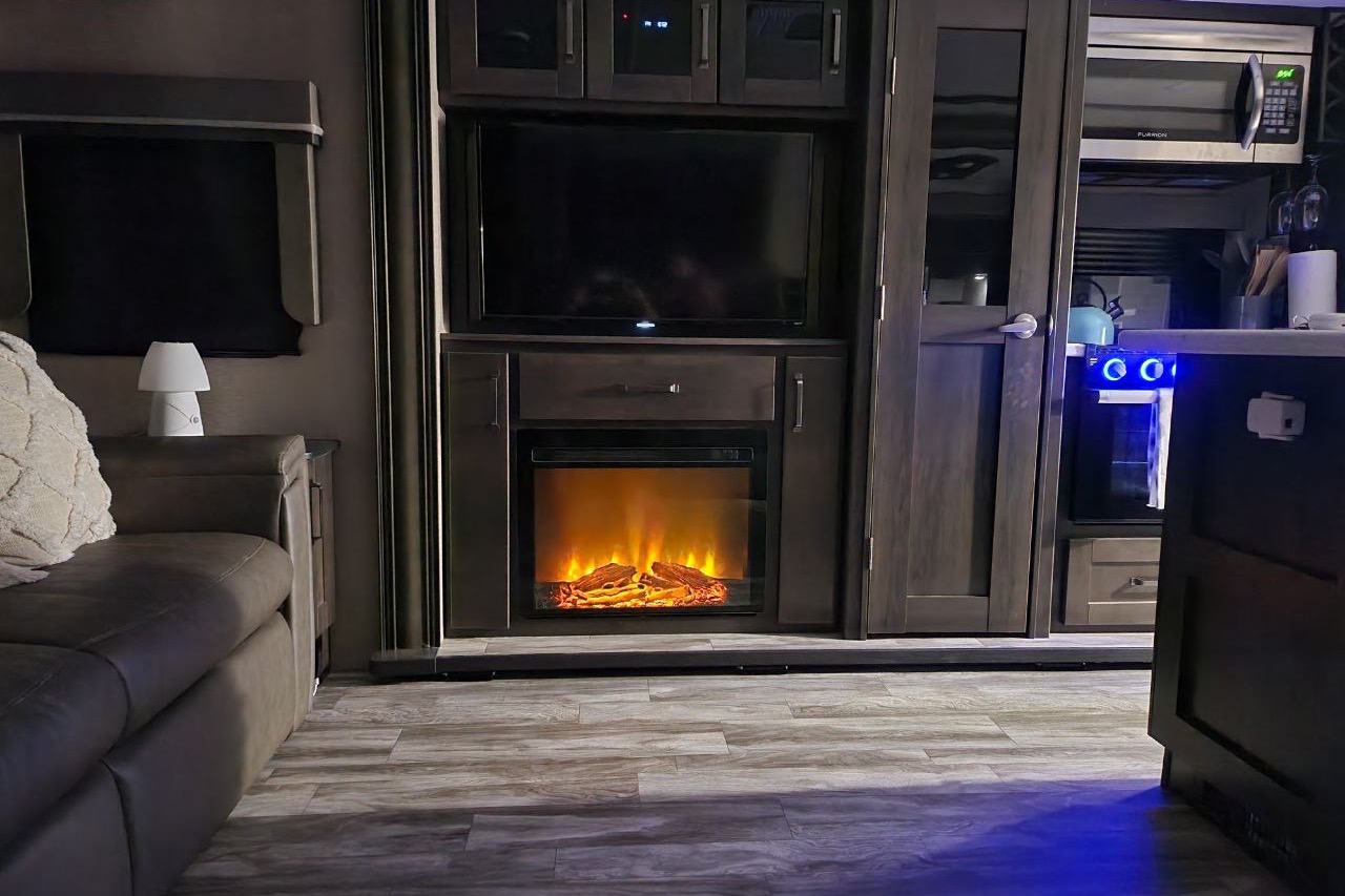 Petra's kids friendly Luxury Grand Design Reflection 315 RLTS Travel Trailer