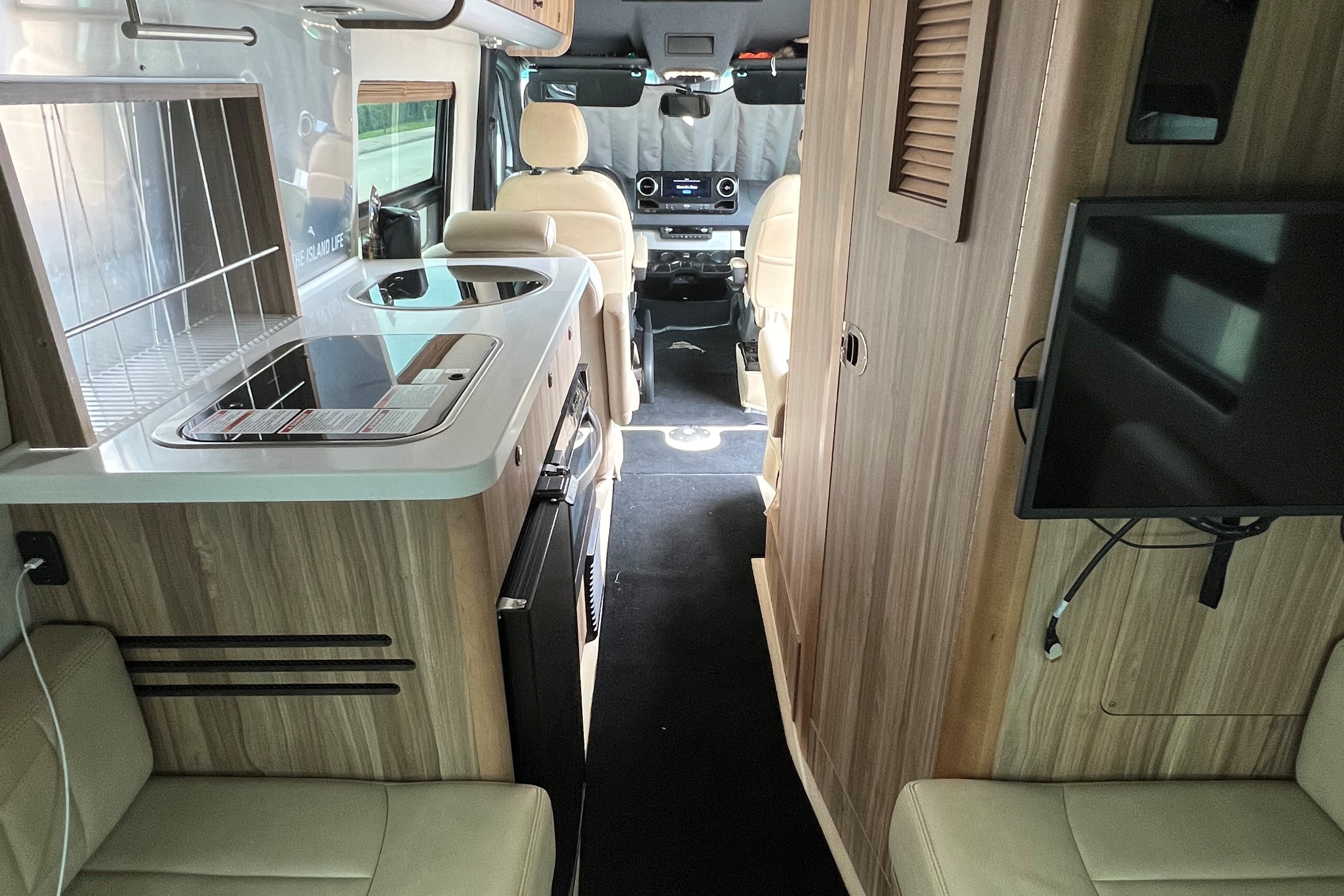 2021 Airstream Tommy Bahama Interstate 24GL, Class B