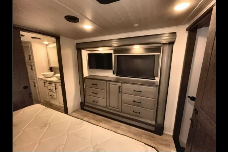 Luxury Size! We do WEC, HITS and Ft Wilderness
