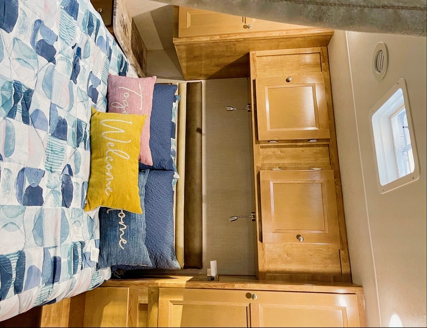 Jc venture  Coachmen Leprechaun  Class C