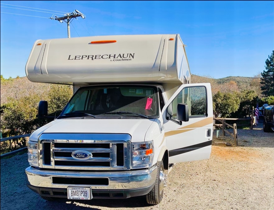 Jc venture  Coachmen Leprechaun  Class C