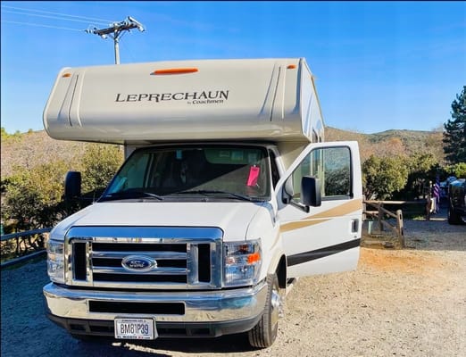 Jc venture Coachmen Leprechaun Class C