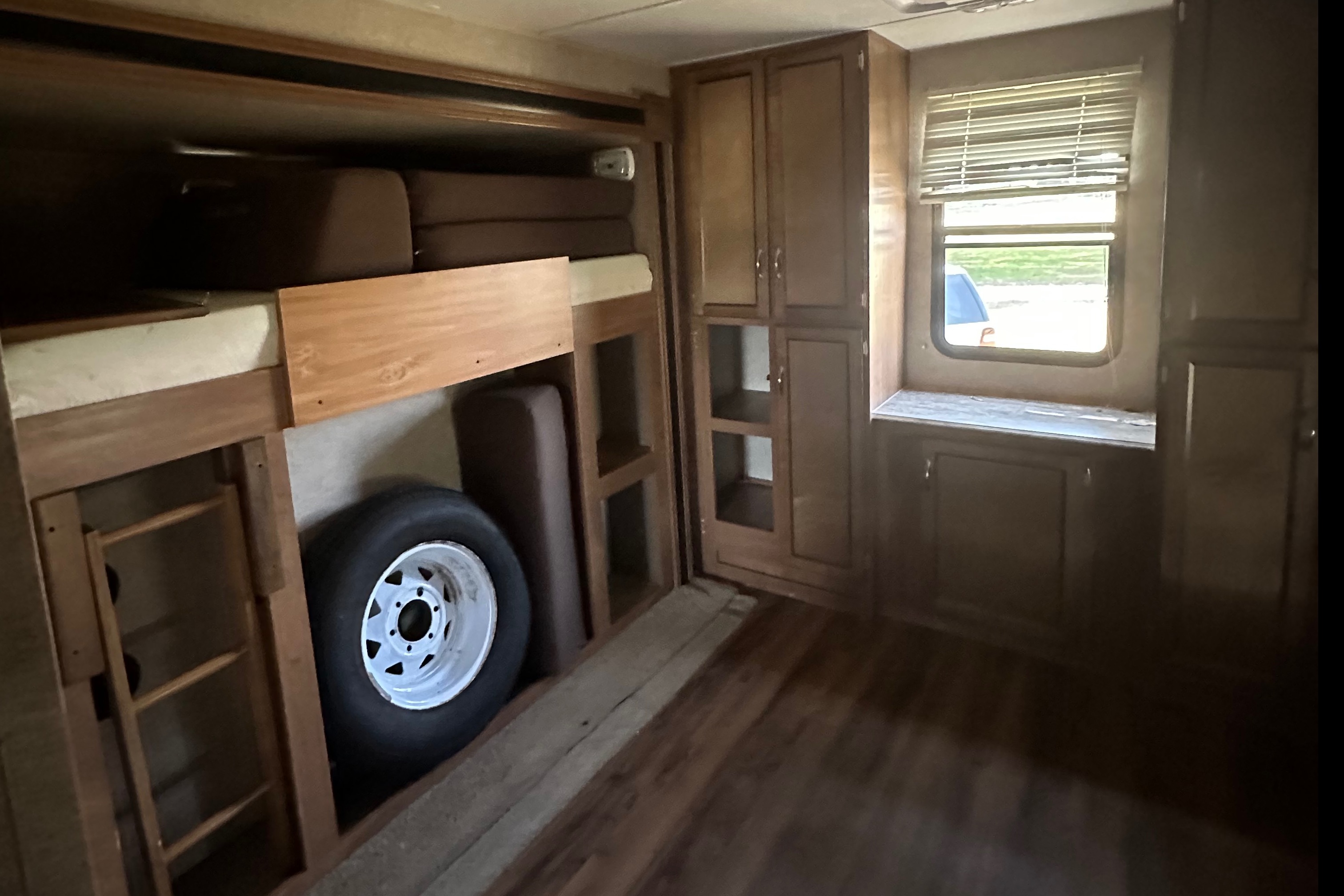 Melly's Coachmen Catalina 2016 33’ Bunkhouse Travel Trailer