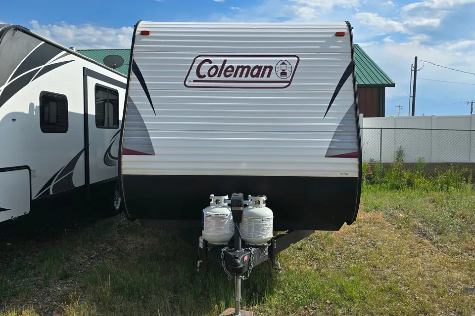 brandon's Coleman Lantern 263 BH Travel Trailer
