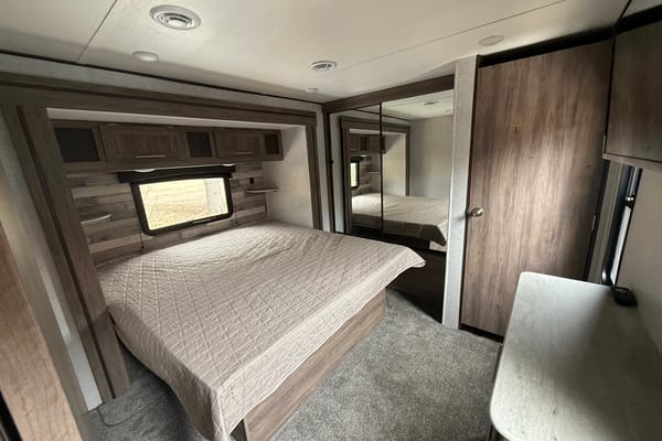 Chris's Zinger 340BH Travel Trailer