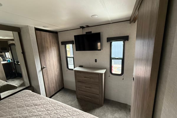 Chris's Zinger 340BH Travel Trailer