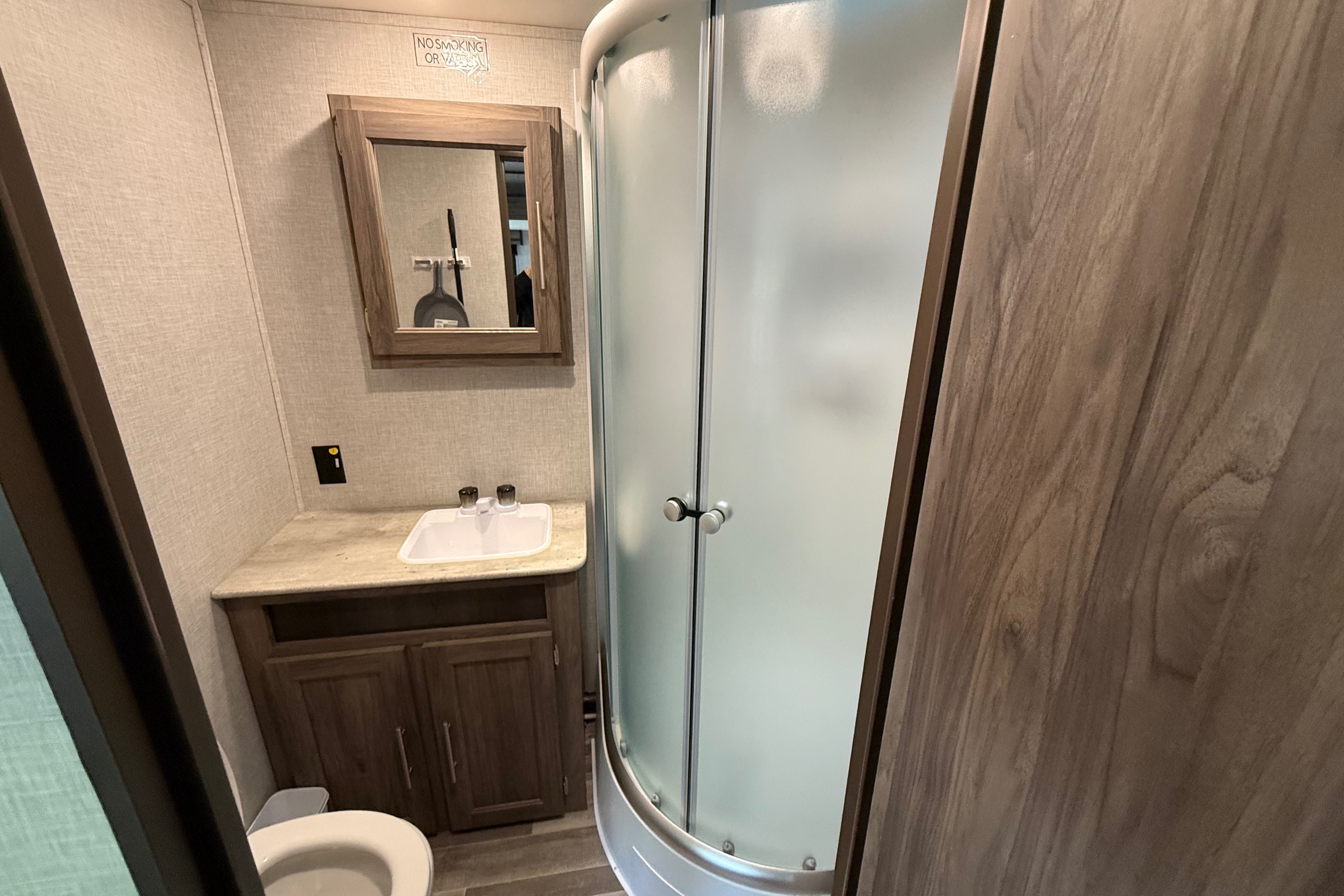 Chris's Zinger 340BH Travel Trailer