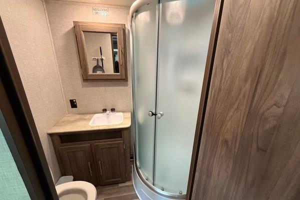 Chris's Zinger 340BH Travel Trailer