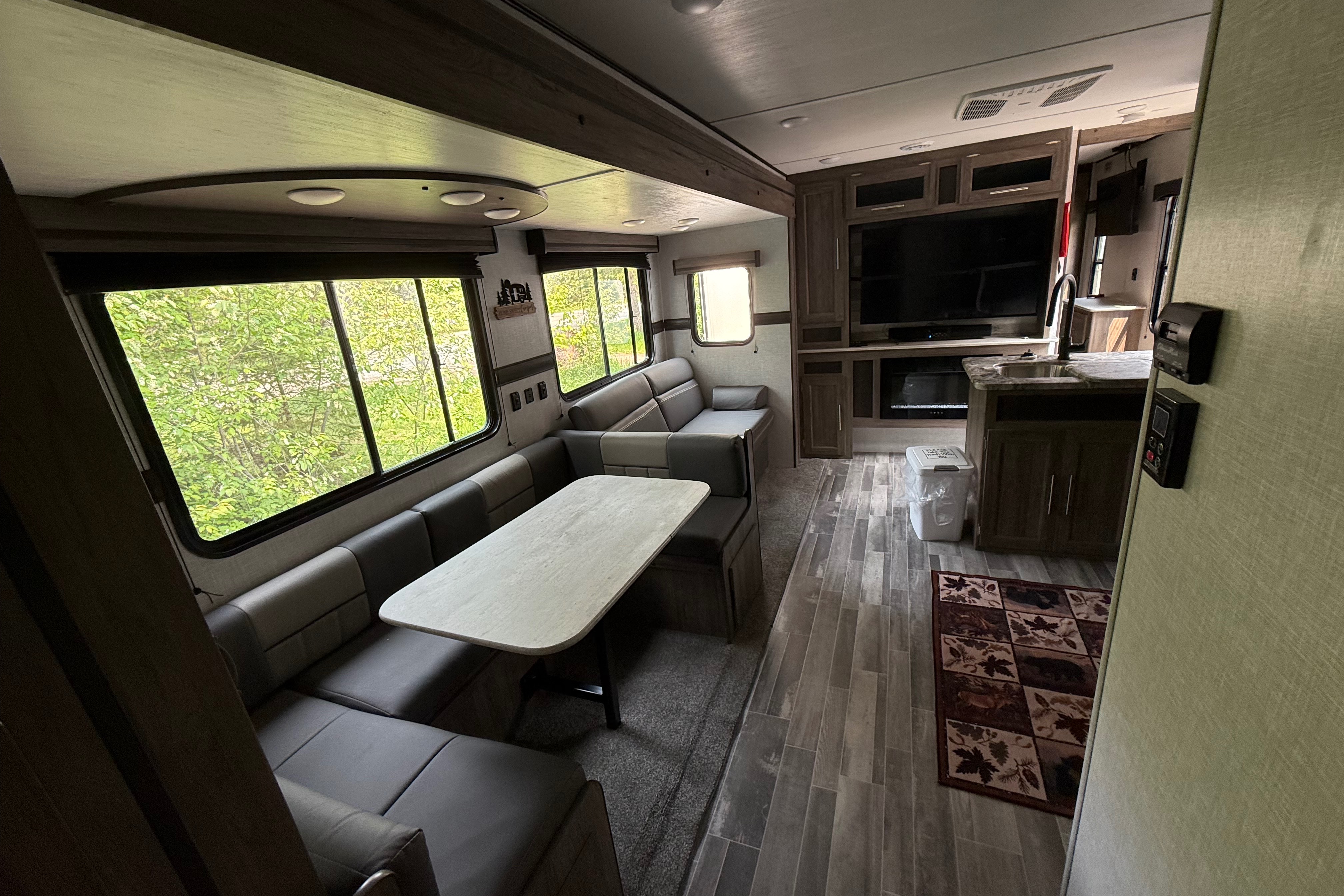Chris's Zinger 340BH Travel Trailer