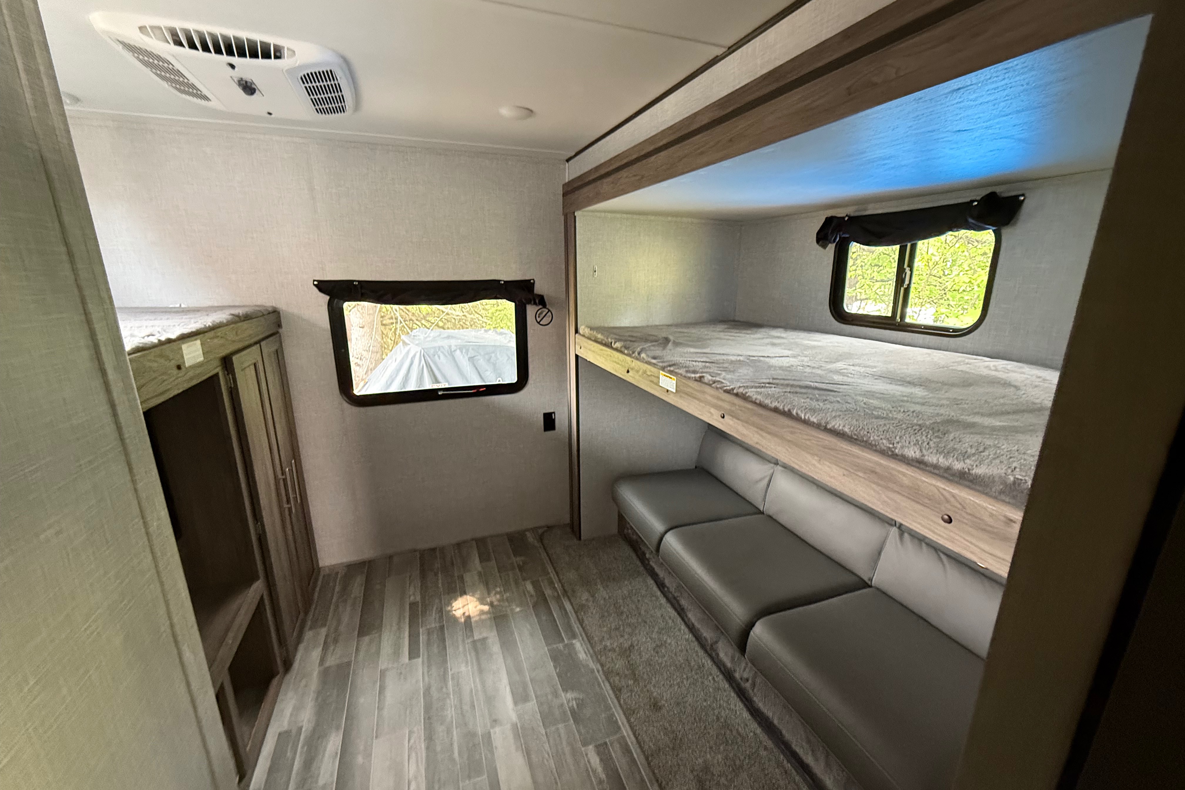 Chris's Zinger 340BH Travel Trailer