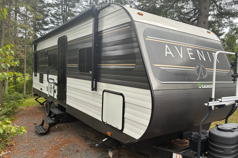 Julie's Cruiser RV 24rb Travel Trailer