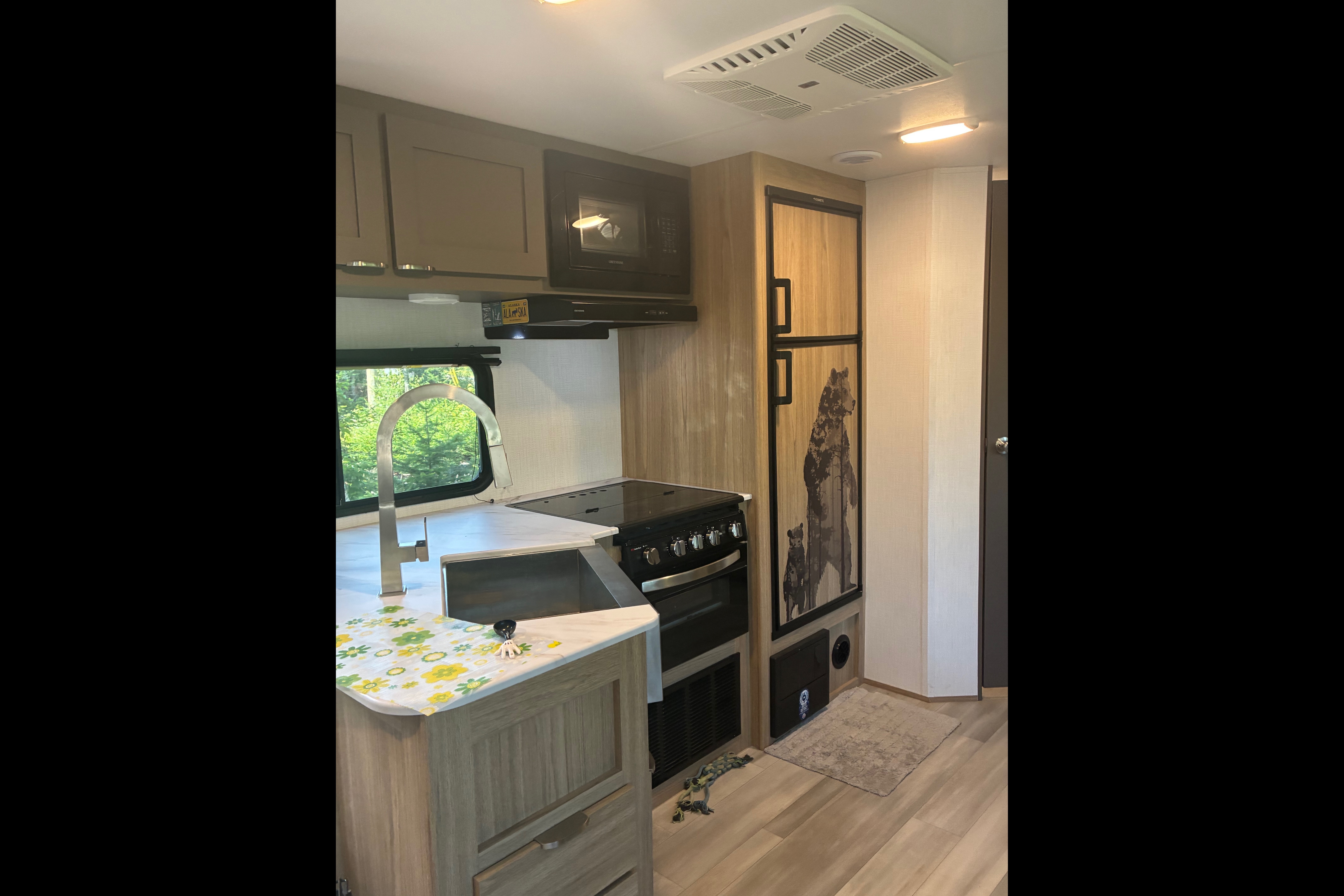 Julie's Cruiser RV 24rb Travel Trailer