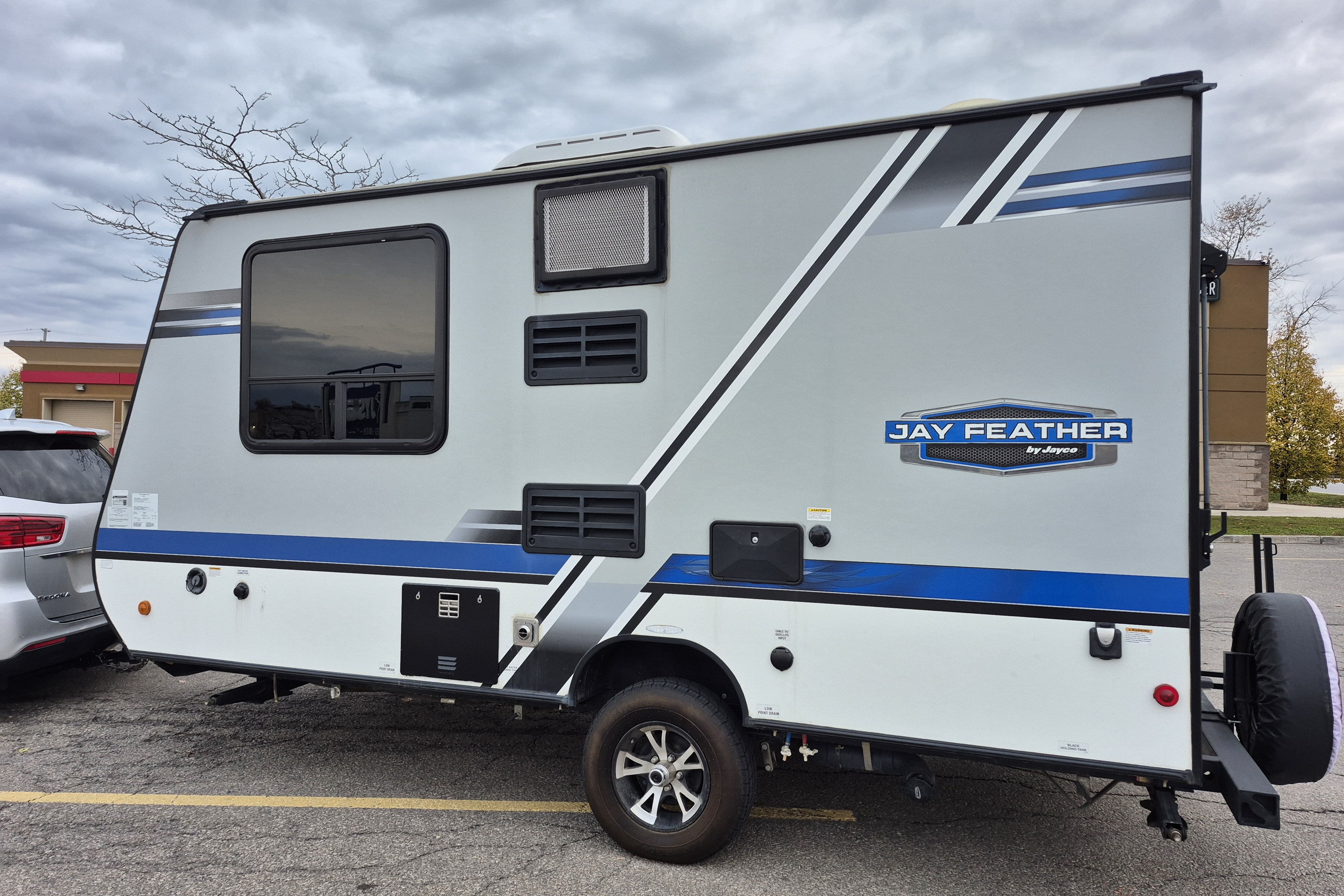 Daniel's Jayco Jay Feather 16 XRB Hybrid Camper