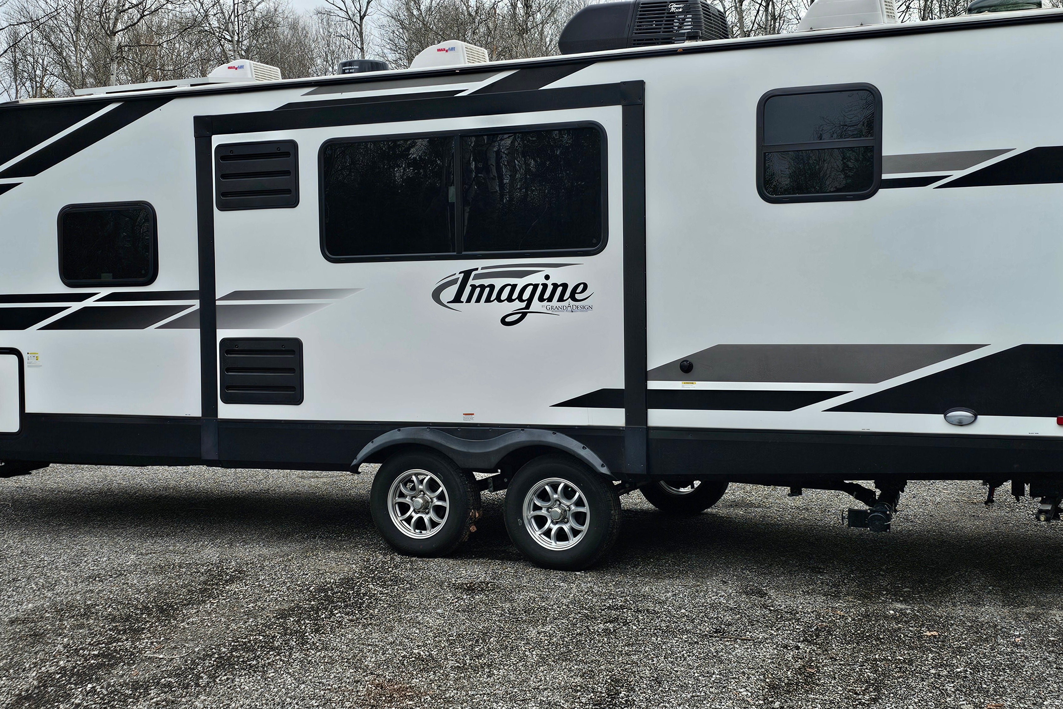  Grand Design Imagine 2400BH Travel Trailer