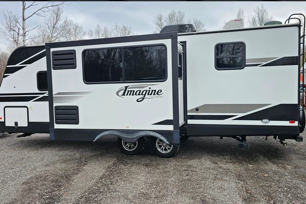 Grand Design Imagine 2400BH Travel Trailer