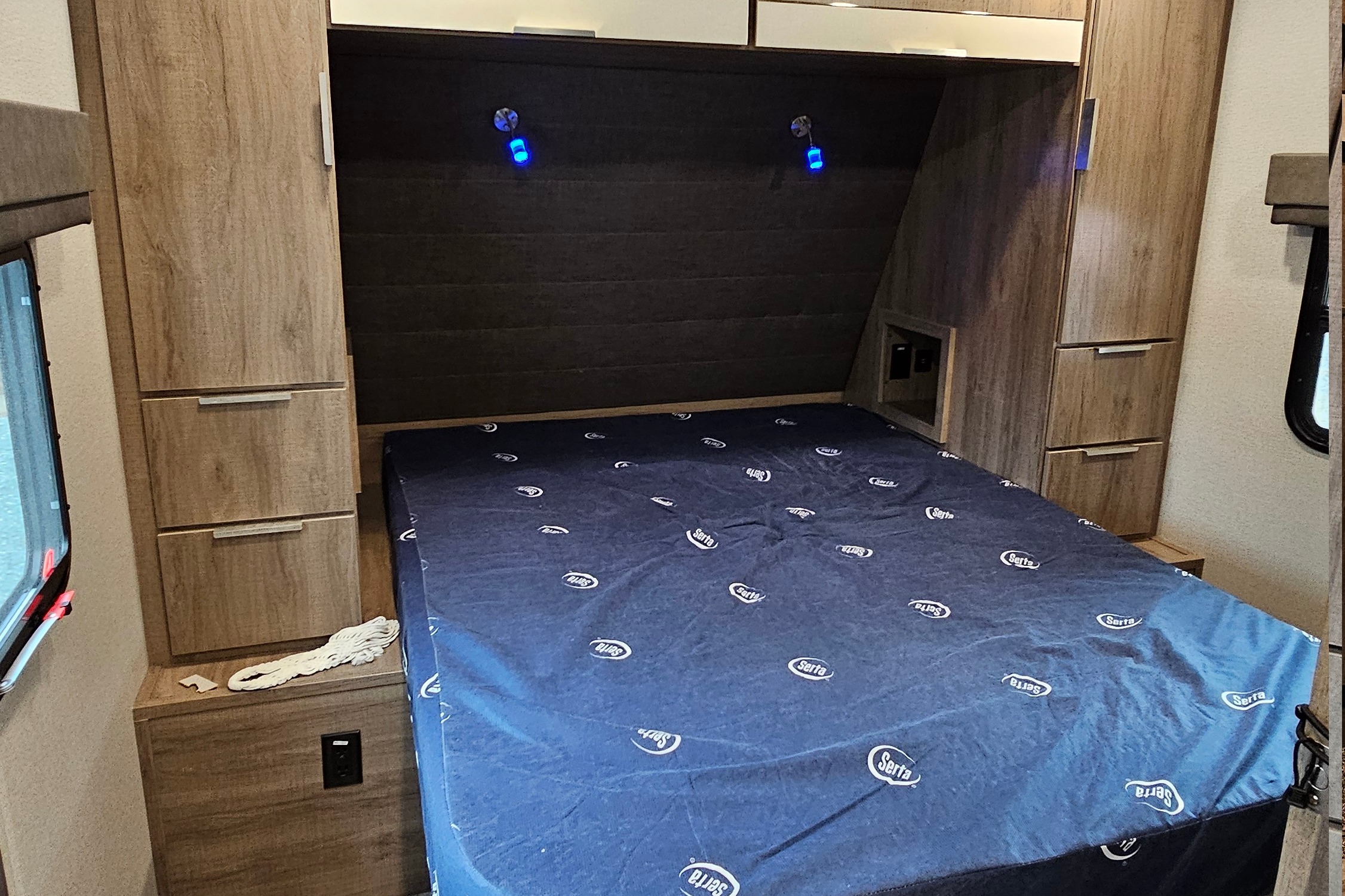  Grand Design Imagine 2400BH Travel Trailer