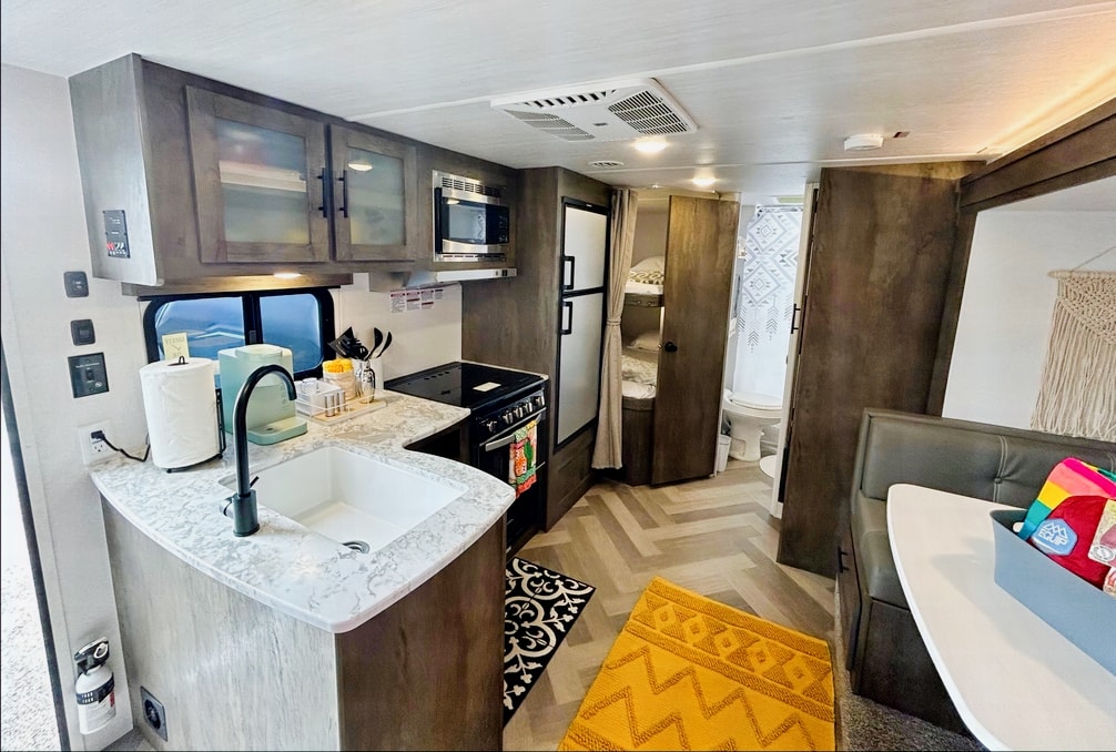 “Haul-Tel California”  Your getaway awaits! 