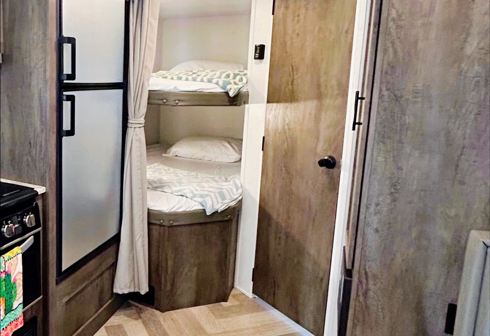 “Haul-Tel California”  Your getaway awaits! 
