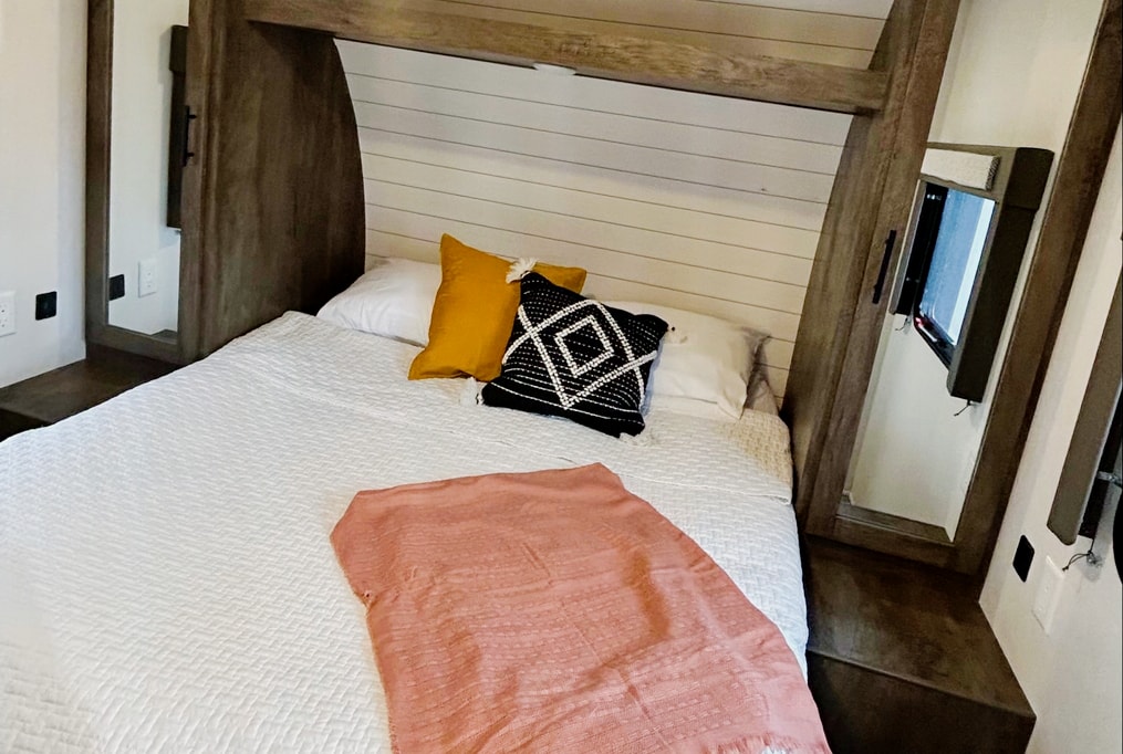 “Haul-Tel California”  Your getaway awaits! 