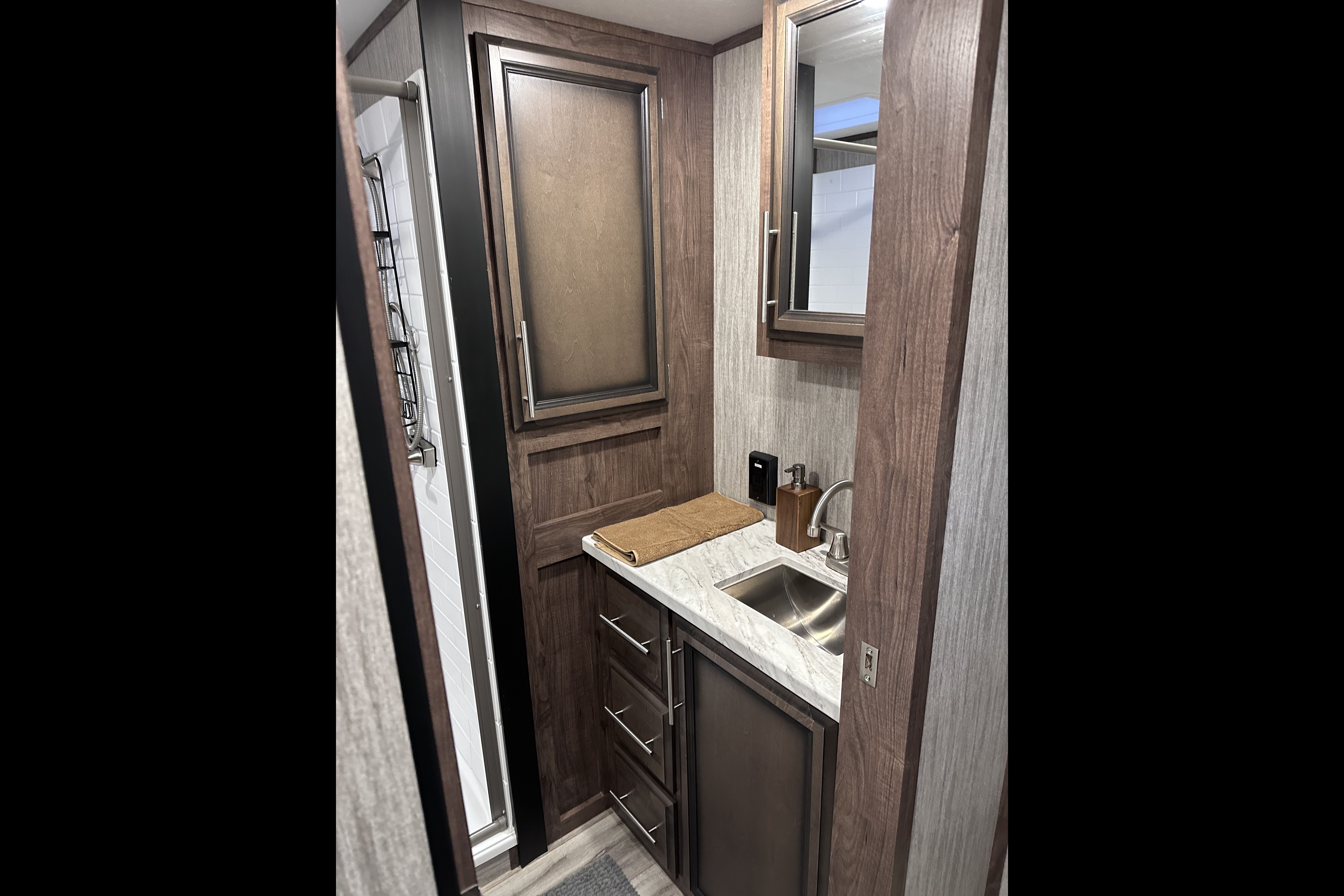 Glen’s KZ Durango half ton Fifth Wheel