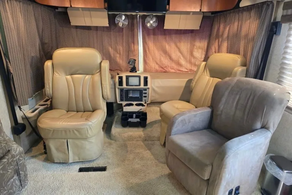 GBA Leisure Winnebago Sightseer 35J Class A