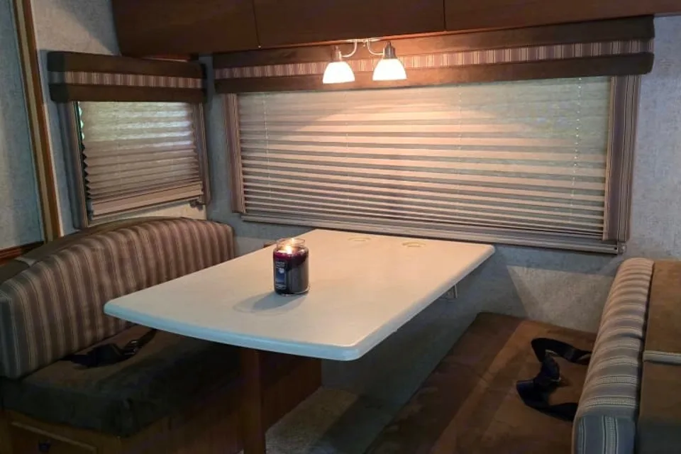 GBA Leisure Winnebago Sightseer 35J Class A