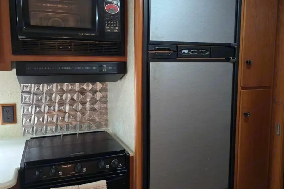 GBA Leisure Winnebago Sightseer 35J Class A
