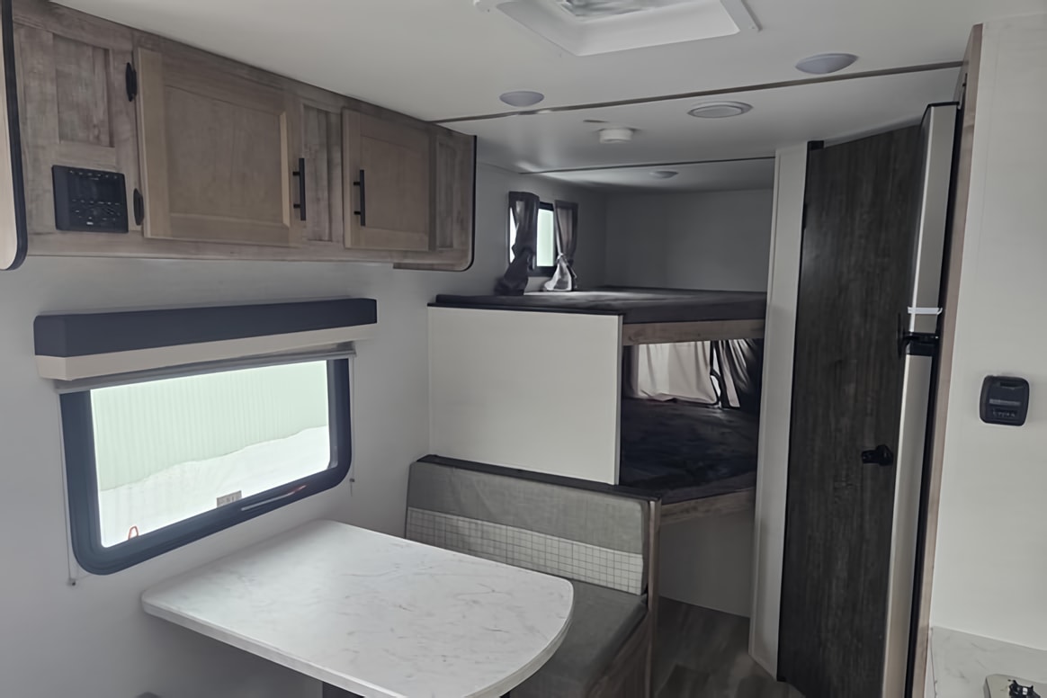 Family Friendly Light Weight Double Bunk 2025 Travel Trailer