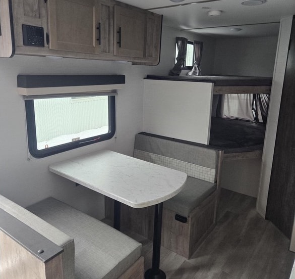 Family Friendly Light Weight Double Bunk 2025 Travel Trailer