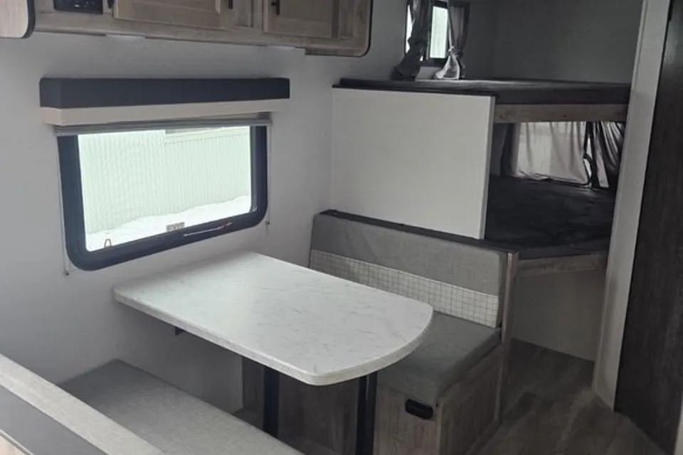 Family Friendly Light Weight Double Bunk 2025 Travel Trailer