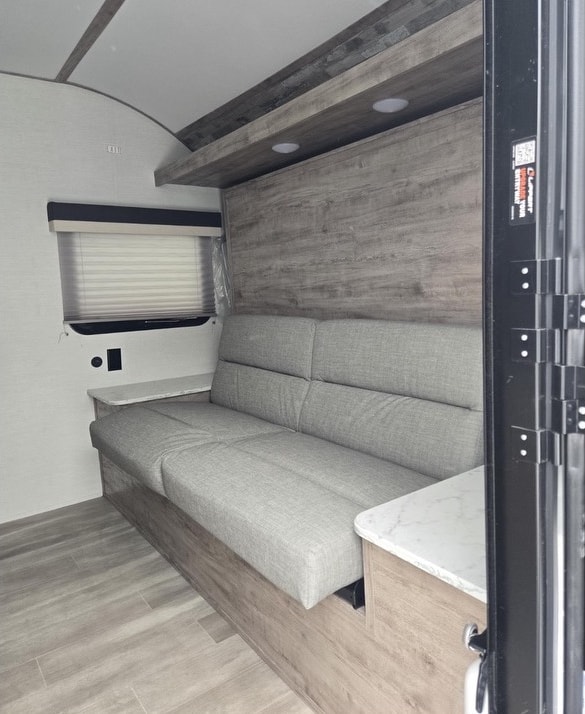 Family Friendly Light Weight Double Bunk 2025 Travel Trailer